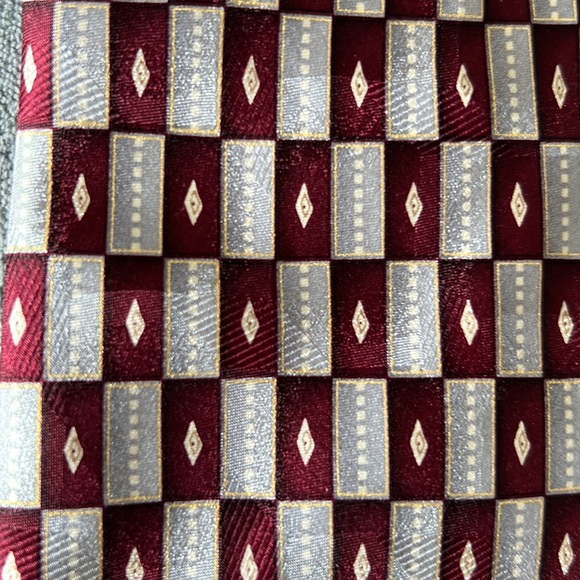 Designer Ties Set of 3! - Picture 6 of 11